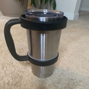 YETI Tumbler (20OZ)
